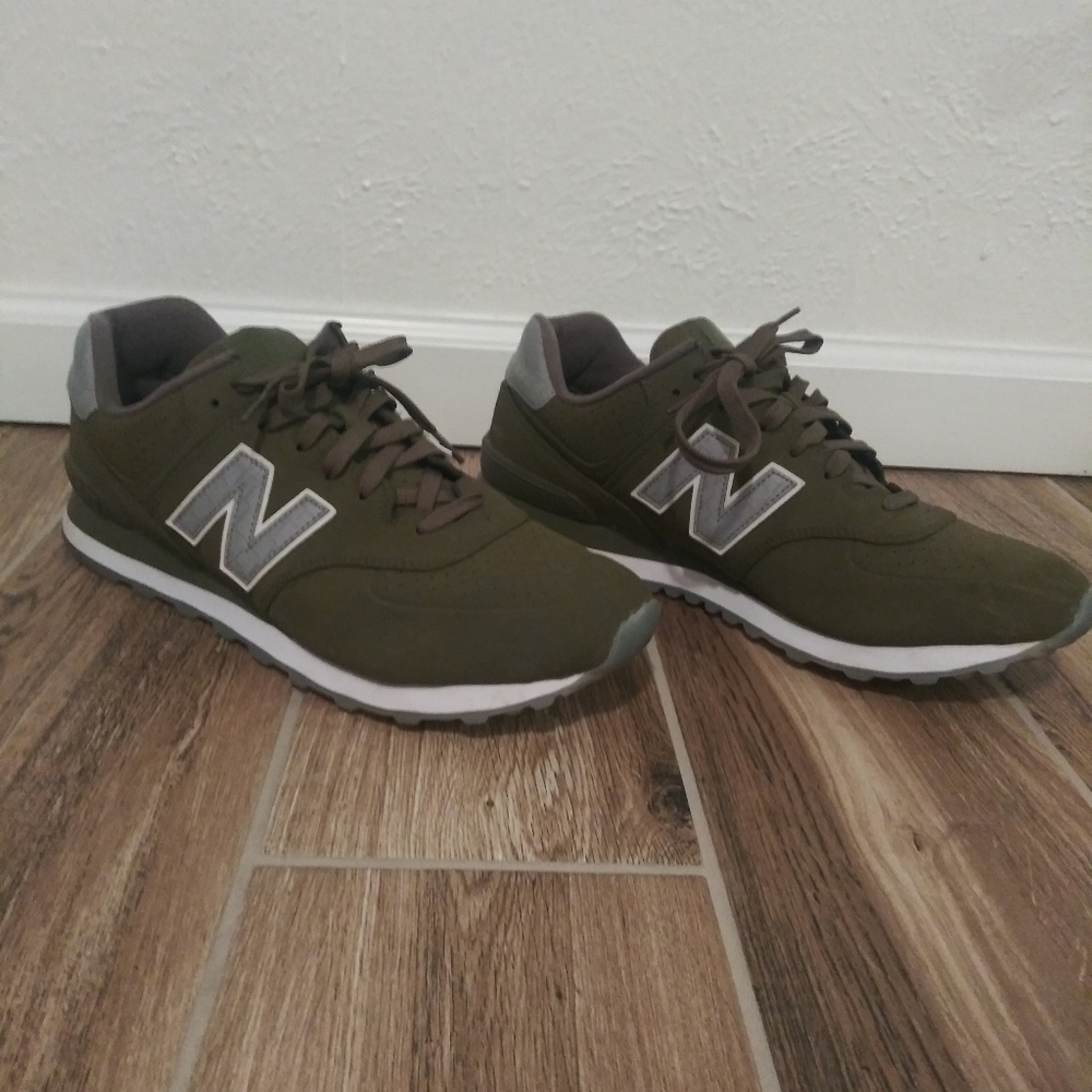 New Balance 574 Olive Running shoes size 13